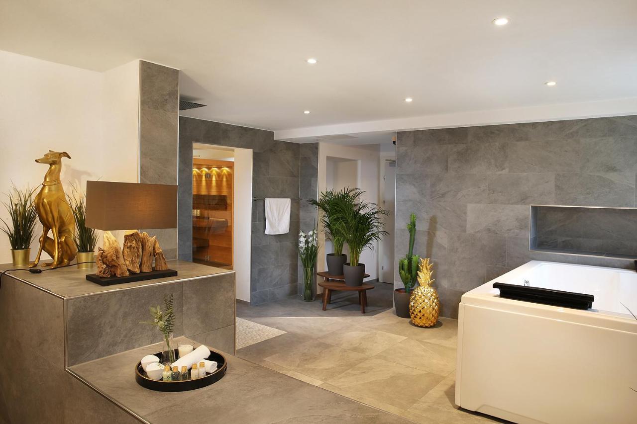 Private Spa Lux With Whirlpool And Sauna In Zurique Exterior foto